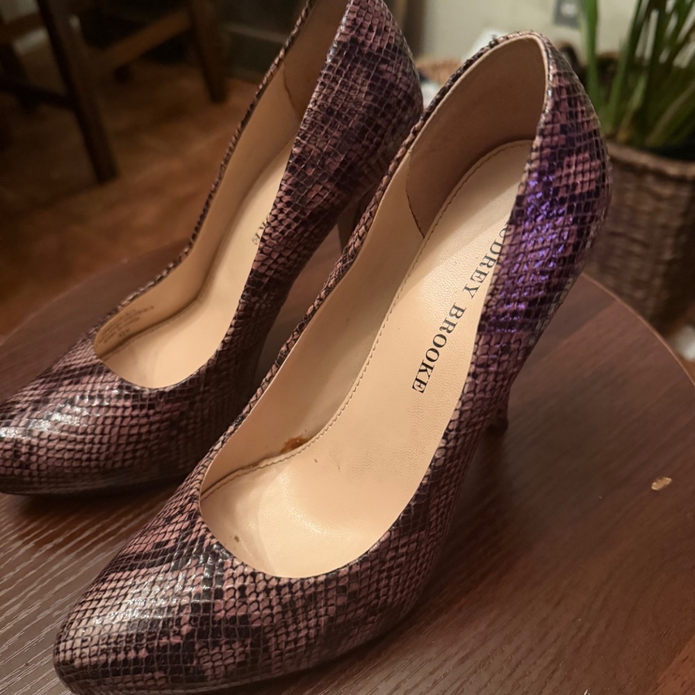 Shoes - Picture 2 of 5